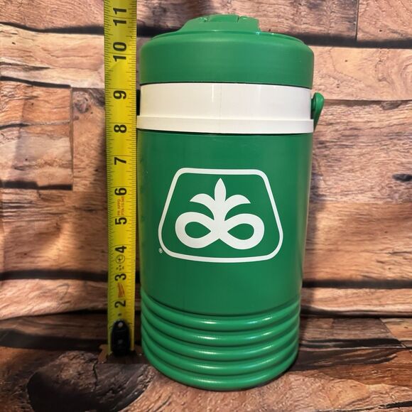 Vintage Pioneer Seed Corn Igloo 1/2 Gal Water Jug Cooler Green Farm Advertising - Picture 8 of 9